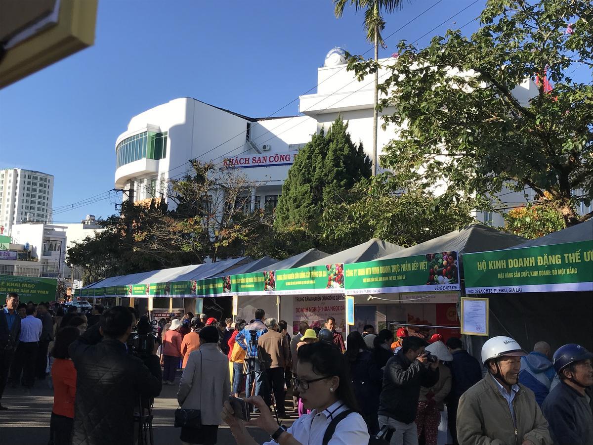 Cong Doan Gia Lai Hotel Pleiku Eksteriør billede